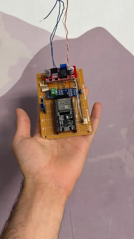 The first version of the datalogger board